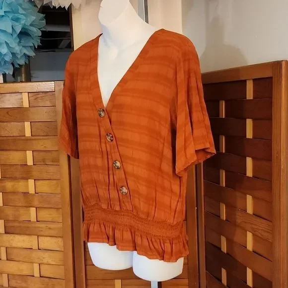 Maurices brand womans top - Picture 2 of 9